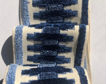 Marineblauwe fluwelen bandafwerking - marineblauw, gebroken wit en blauw - brede bandrand op maat gesneden - rand voor draperiepanelen - brede rand voor rokken op meubels