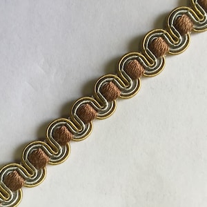 Tresse plate bleue et dorée - garniture de rembourrage par mètre - métrage coupé sur mesure - embellissement - oreillers - coussins - canapés - bordures de meubles