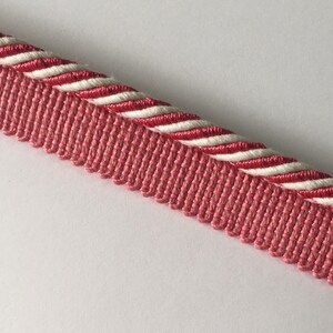 Azalea - Vit - Lipcord - Kantmönstrad - Måttbeställning - Kuddedekorationer - Draperidekorationer - Kuddedekorationer