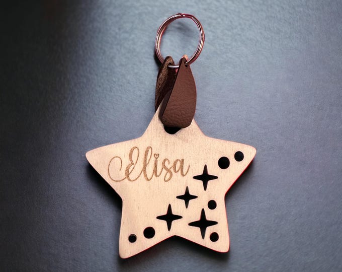 Personalized wooden star-shaped keychain with name