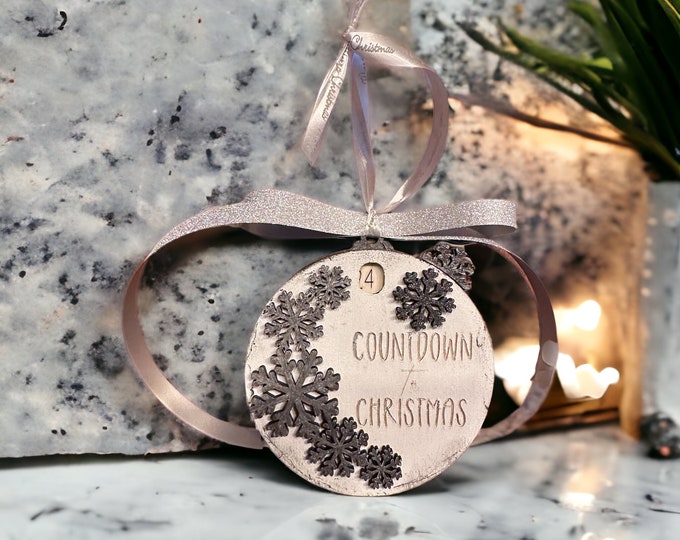 Christmas tree decoration countdown