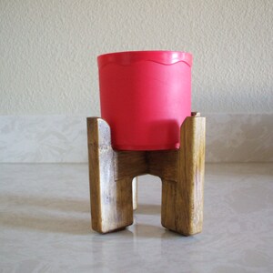 Indoor table top plant stand for a 4 inch pot