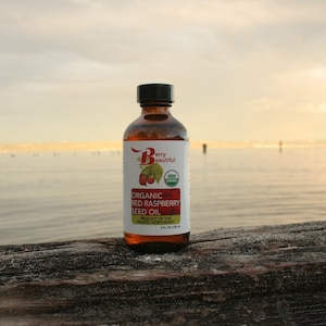 Organic Red Raspberry Seed Oil - USDA Certified Organic Carrier Oil - Cold-Pressed by Berry Beautiful - Multiple Sizes