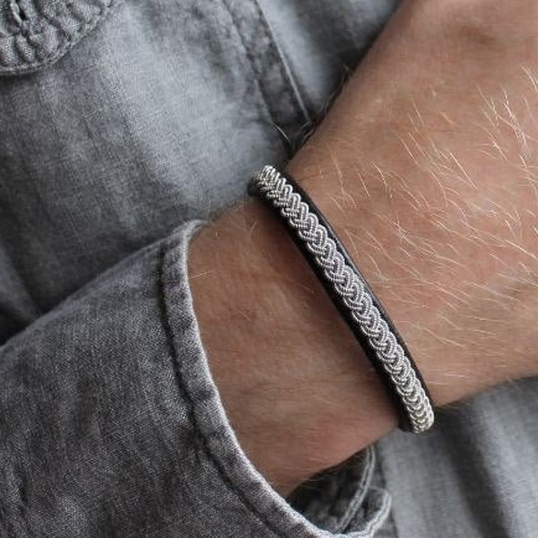Sami-Armband BOND aus Rentierleder und Zinndraht | schwedische Armbänder auf Etsy | Saami-Lappland-Armband, handgefertigt in Schweden