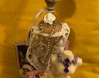 1/12th Dolls house Ladies shop / bedroom display unit . Handmade Pan Miniatures