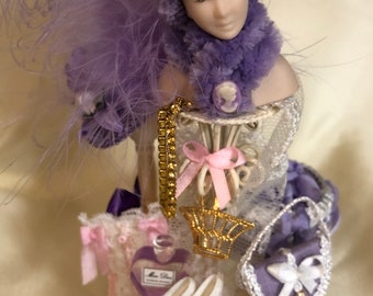 1/12th Dolls house  shop display , ladies bedroom display . Handmade Pan Miniatures