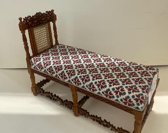 1/12th scale Bespaq Dolls House Sofa .  Pan Miniatures