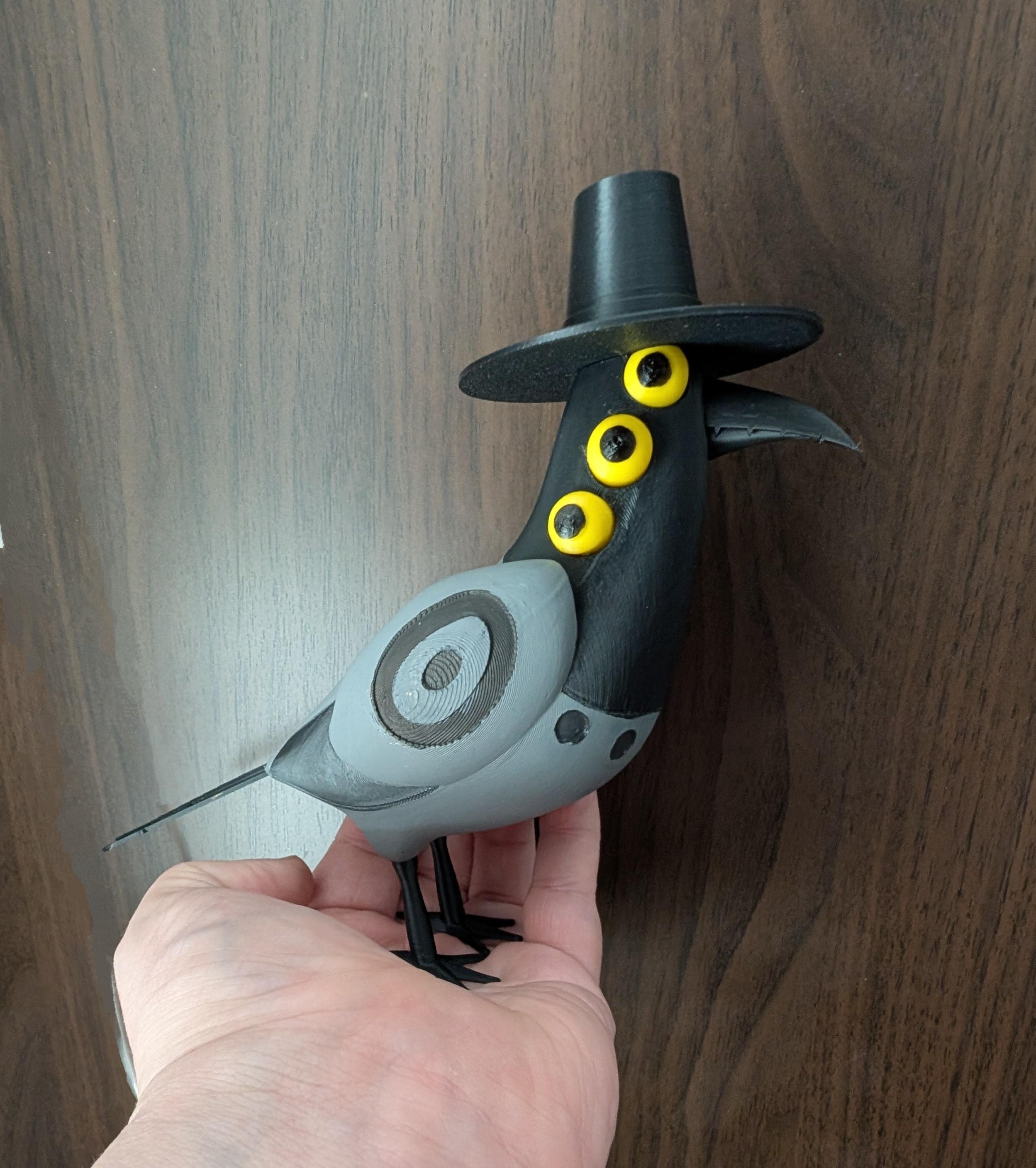 帽子をかぶった鳥 - 3Dプリントされたコレクター向けフィギュア カラス