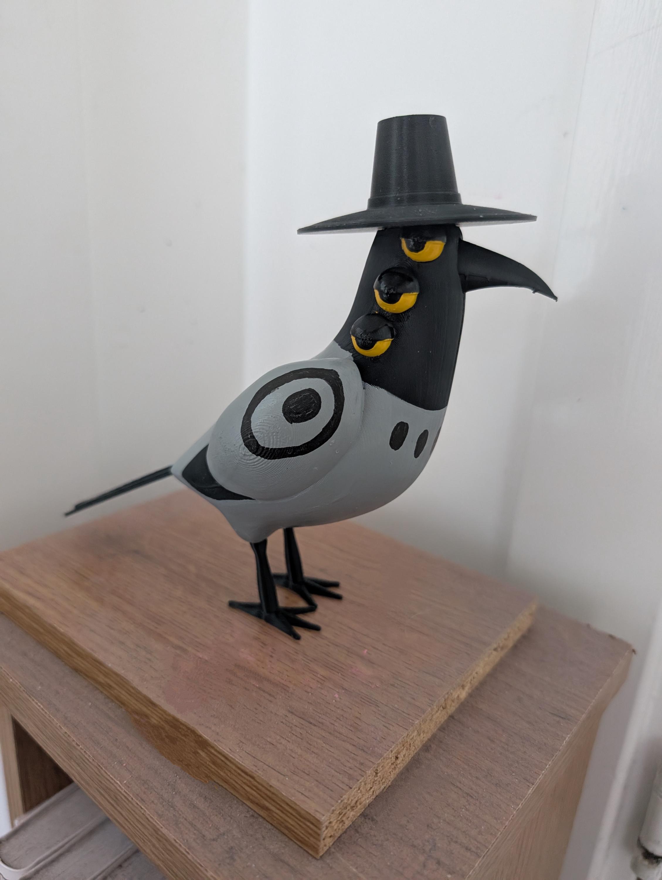 帽子をかぶった鳥 - 3Dプリントされたコレクター向けフィギュア カラス