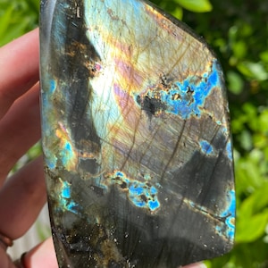 Rainbow Labradorite Freeform: Self Standing Crystal Decor