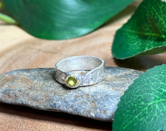 Handmade 999 Solid Silver Peridot Ring - August Birthstone, Size 5