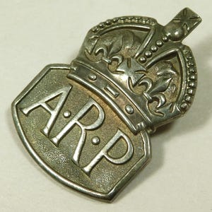 Insignia de plata esterlina ARP de Precauciones contra Ataques Aéreos de 1939 con sello distintivo, época de la Segunda Guerra Mundial (18461)