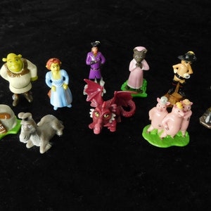 Cake Toppers, Vintage Toys, original vintage Shrek the 3rd Figurines, hand painted Miniatures, Complete Series of 10 Plastic Figurines