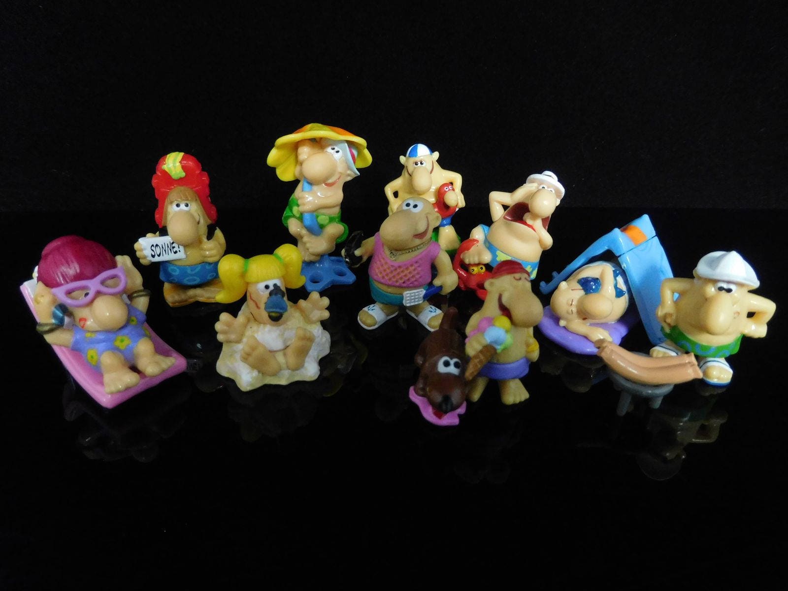 Vintage Toys, Collectible, SMURFS 1990, FOOTBALL Smurfs, Complete Series of  12 Figures, Vintage KINDER Surprise Figurines, Xmas Gift 