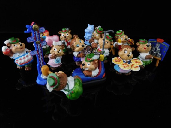 Vintage Toys, Collectible, Top Ten Teddies Fair, Octoberfest Teddy Bears, Complete Series of 12 Figures, KINDER Surprise Figurines