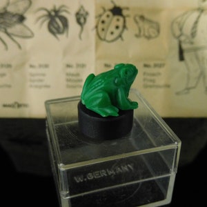 Table Game, collectible, RARE mini Game, magnet toys, joke article, MAGNETO magic insects, FROG No. 3127, complete in original box, 1940s