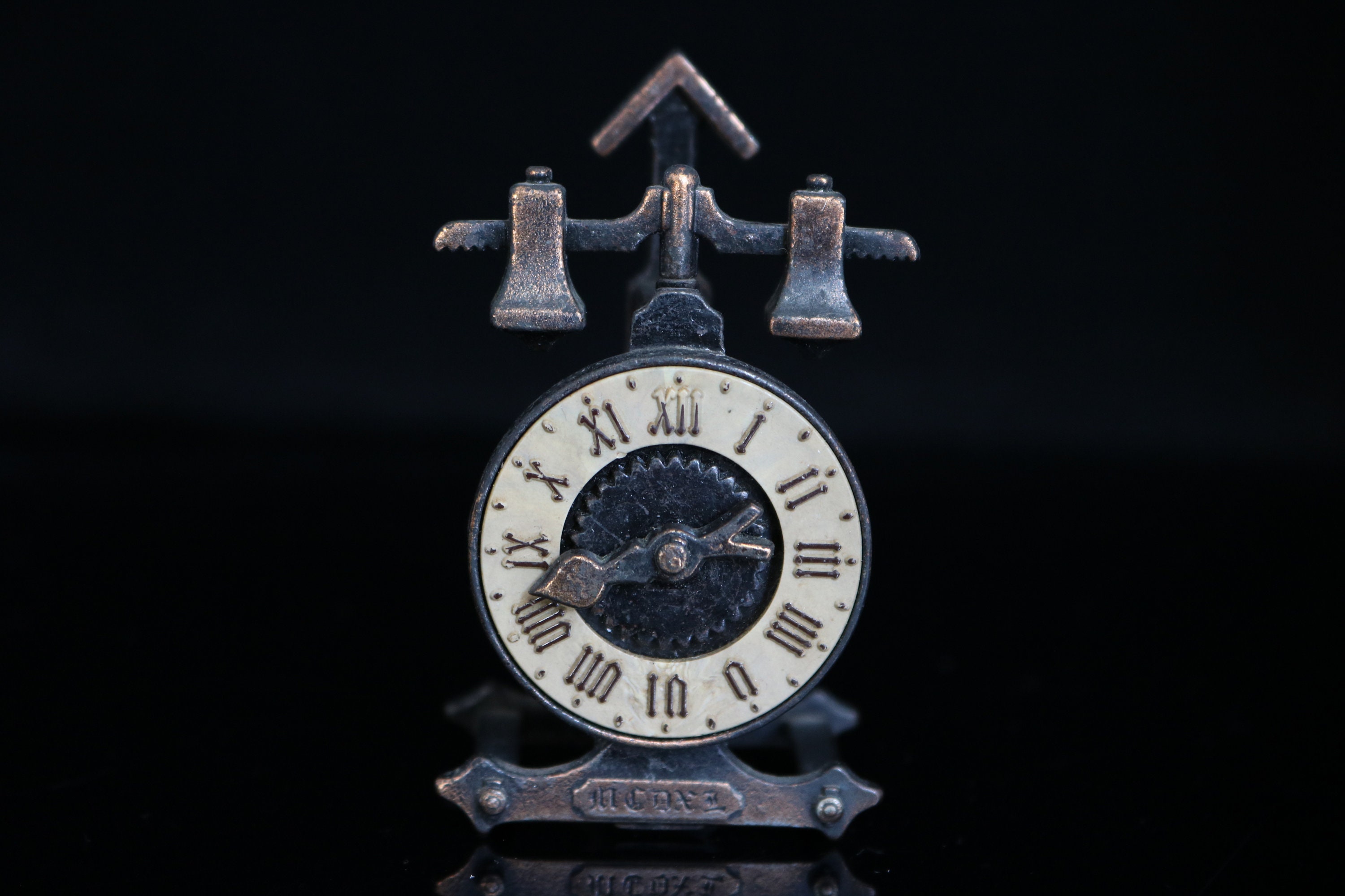Pencil Sharpener, bronze sharpener in form of a old clock // Made in Spain in the 1960s