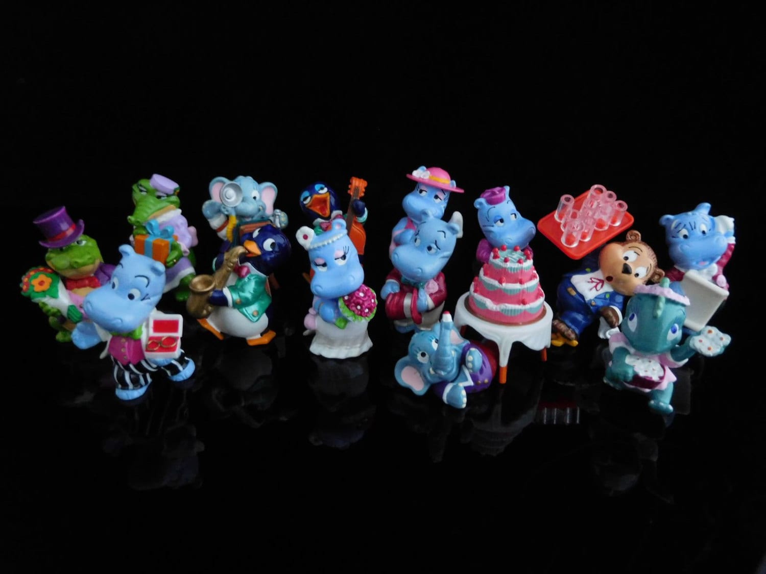 Vintage speelgoed, verzamelobjecten, vrolijke nijlpaarden, huwelijksfeest, huwelijk, complete serie van 14 figuren, KINDER Surprise-figuren, huwelijkscadeau