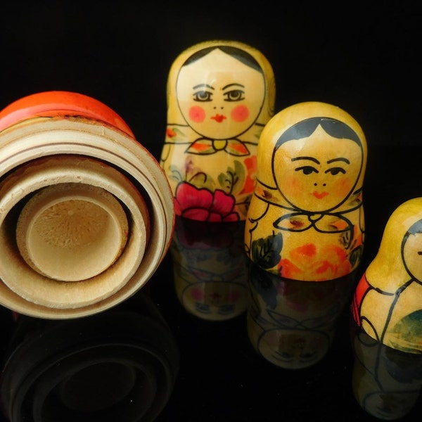 Vintage Toys, Collectible, Miniature, Matrjoschka, Matroschka, Babuschka, Matruschka, Matroyshka, Russian Dolls, Made in Russia 1960s