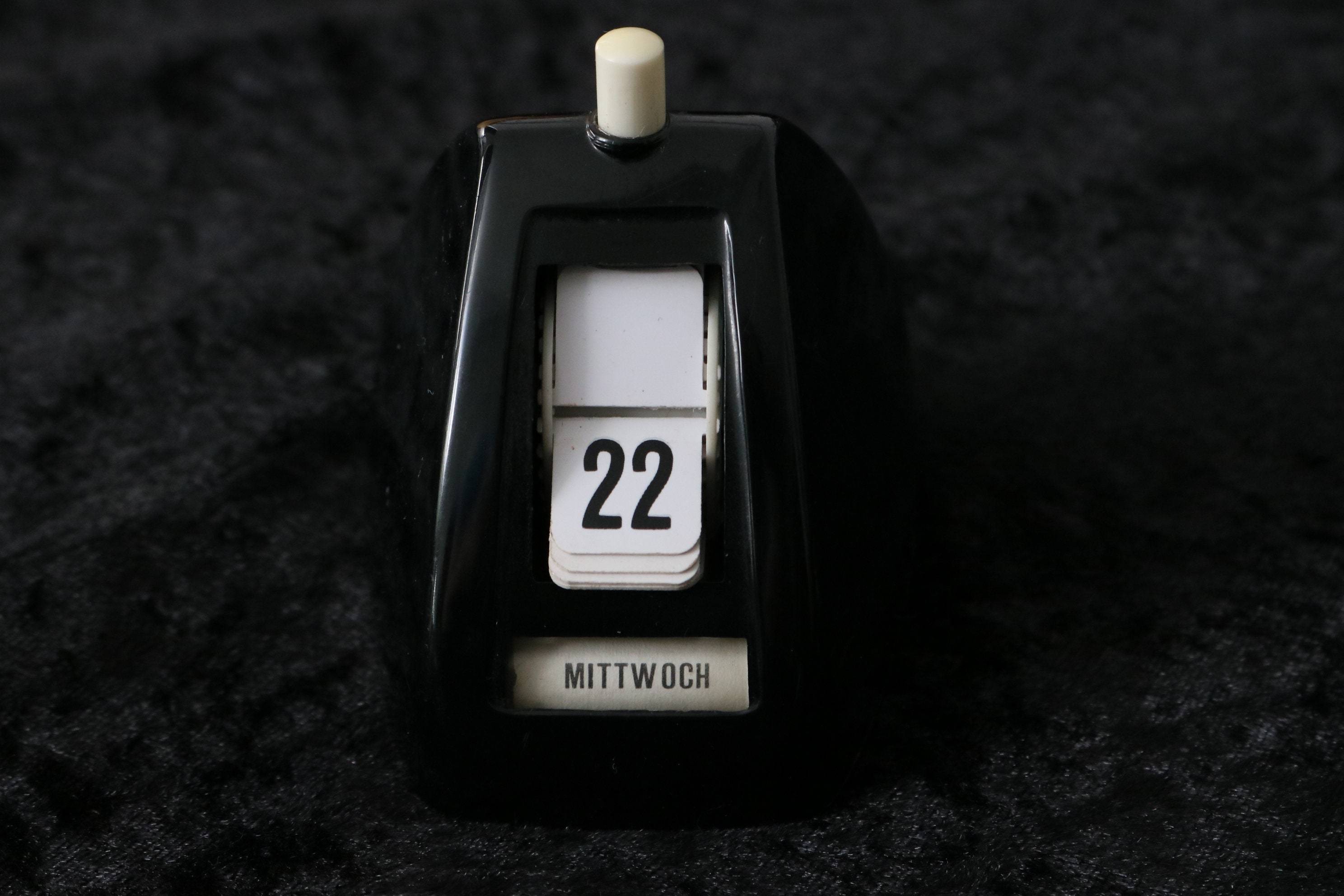Vtg 1970s Space Age Perpetual Push Button Flip Desk Calendar Orb
