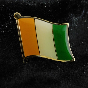 Vintage LOGO PIN, Miniature Toys, Cote Divoire flag, enamel pin, Pinback Button, Pins, Clip Art, Comic, Africa flag pin, gift, football