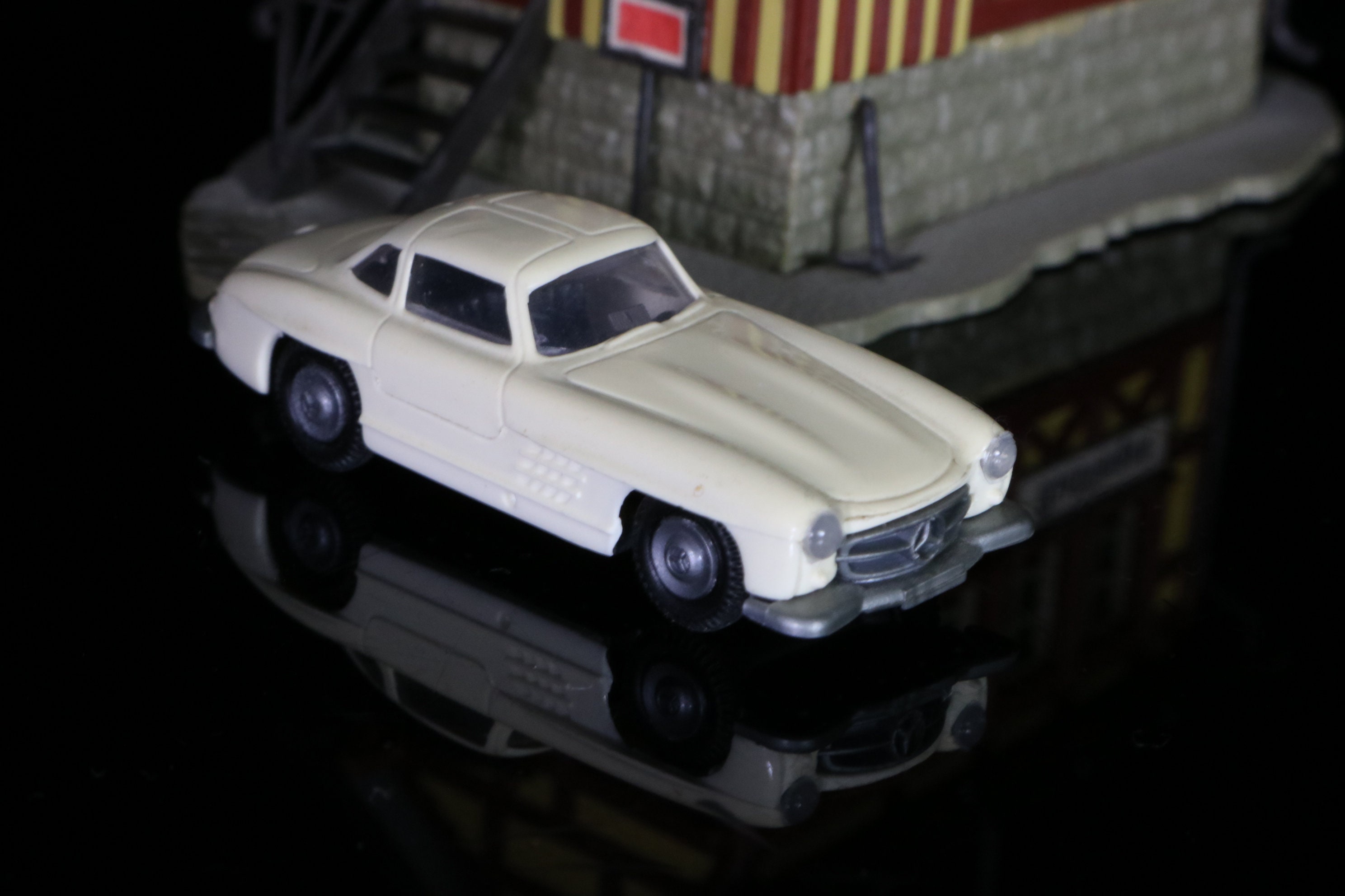 Vintage Toys, Collectible, Miniatur Praline Car, H0, Mercedes 300