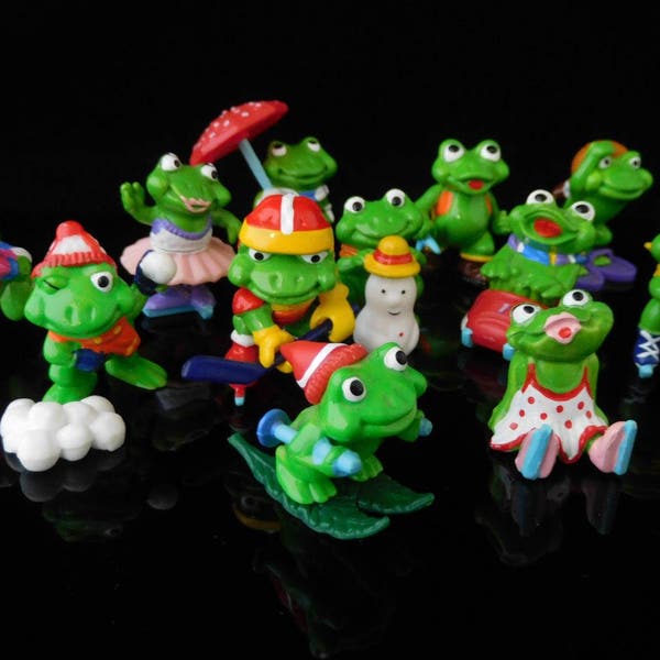 Vintage Toys, Collectible, Froggy Friends, Winter Frogs, Complete Series of 12 Figures, KINDER Surprise Figurines