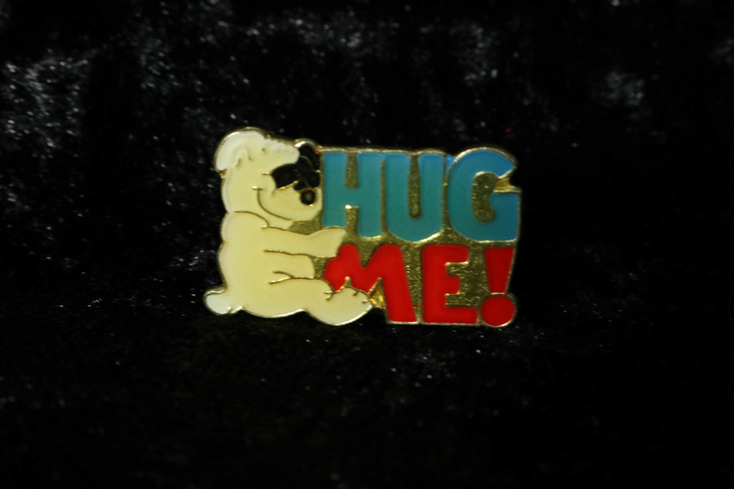 Hugging A Pin Vintage PIN, Collectible Pin, Badge, Miniature Toys, HUG ME Teddy ...