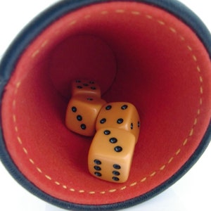 Collectible bar gift, mans luxury gift, Vintage Dice Table Game,Dice cup with 4 pcs big Dices made of Bakelit, LUCAS BOLS Ao1575