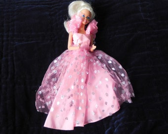 Vintage Toys, Collectible BARBIE Doll with pink silver dress, original from 1966