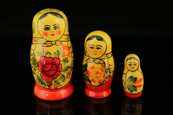 Vintage Toys, Collectible Miniature Matroschka, Set of 3