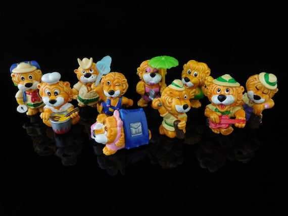 Kinder surprise lion clearance