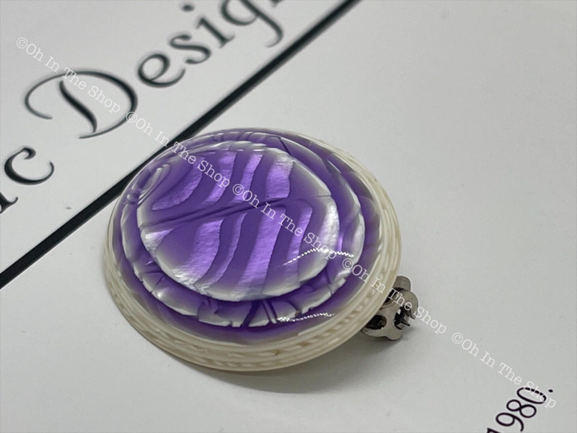 Broche Vintage Signée Léa Stein - Design Hexagonal Géométrique Violet - France - Occasion