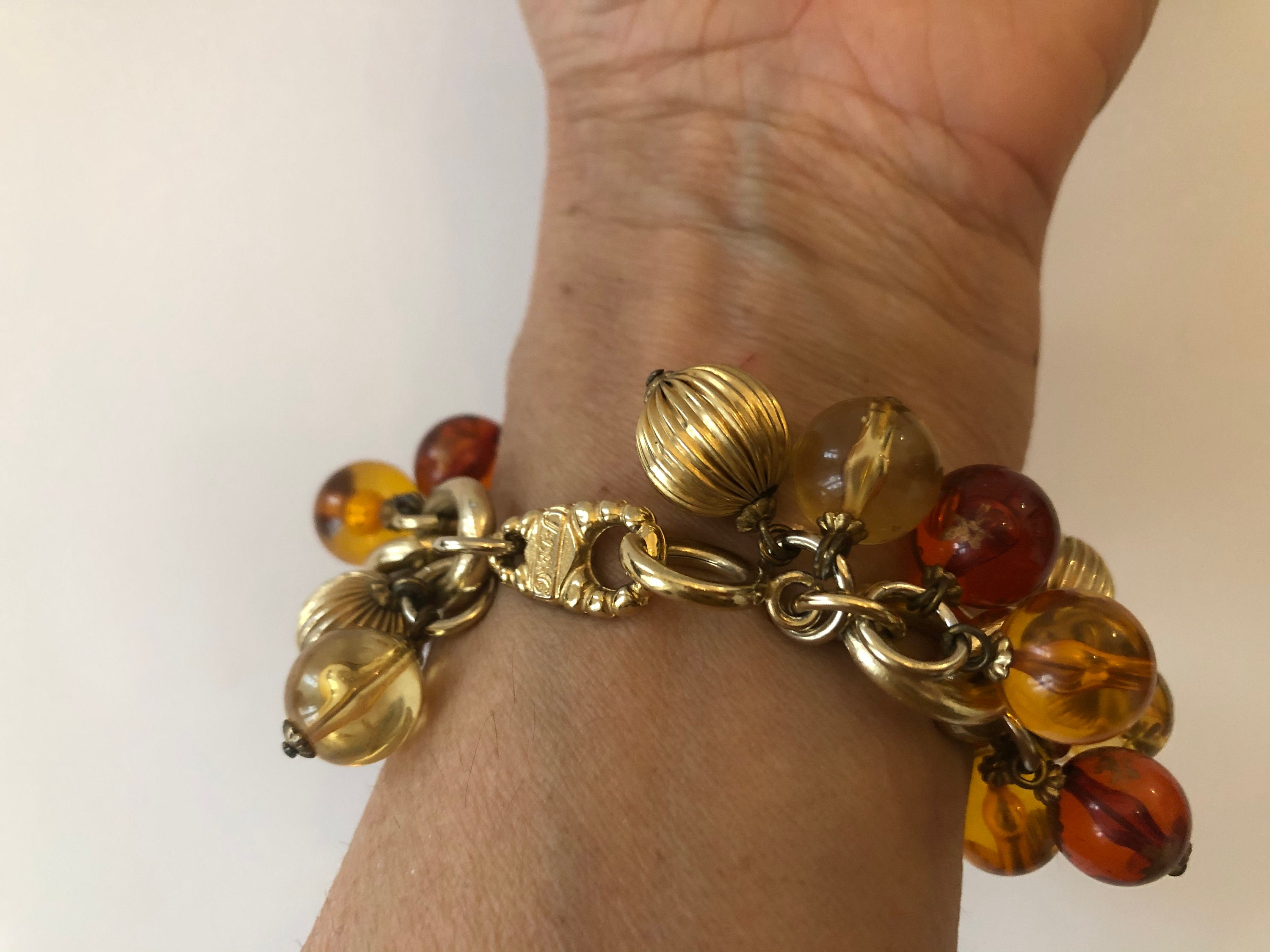 Bracelet à Breloques Jacky De G - Métal Doré Et Perles - Style Strass - Occasion