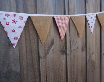 Rustic Burlap and Cotton Christmas Bunting. Hanging christmas decorations.