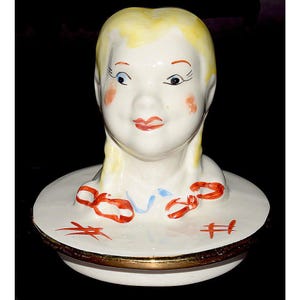 Regal / Hull Old McDonald Farm Girl Canister Lid With Gold Decoration - LID ONLY