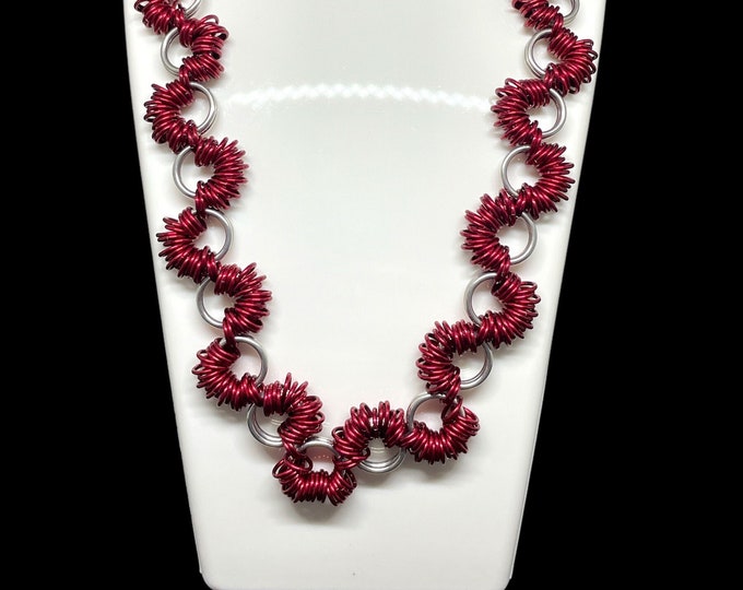 Coiled Chocker Chain Maille Necklace-Red