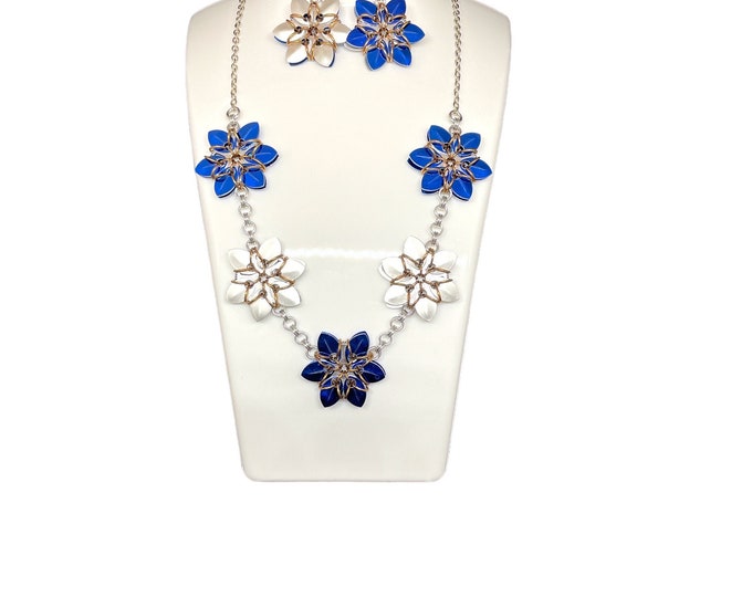 Gardena Chain Maille Necklace Blue and Silver