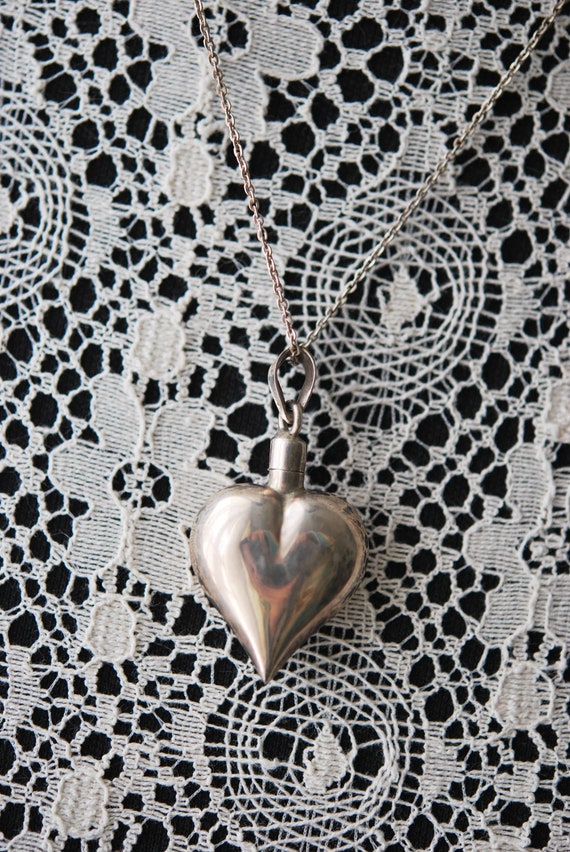 1940s Vintage Sterling Silver Puffy Heart Perfume Bottle Pendant Necklace Beautifully Crafted Mexican Jewelry - Silver Heart Perfume Bottle Pendant 1940s Vintage Sterling Silver Puffy Heart Perfume Bottle Pendant Necklace Beautifully Crafted Mexican Jewelry - Silver Heart Perfume Bottle Pendant