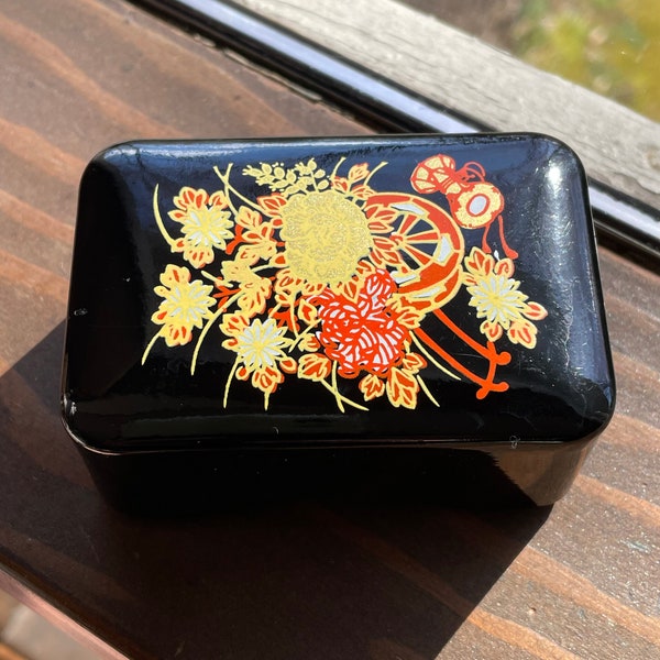 Vintage Black Lacquer Small Trinket Box|Ring holder|Mini holder|Asian decor|floral wheelbarrow