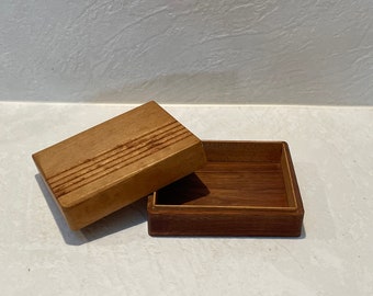 Vintage primitive wooden box with natural striped cover trinket box