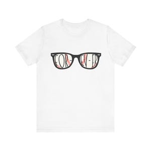 Puede incluir: Un juego de tres tazas de cerámica con un acabado mate moteado. Las tazas son de color crema, marrón claro y marrón oscuro. Cada taza tiene un diseño simple y minimalista.