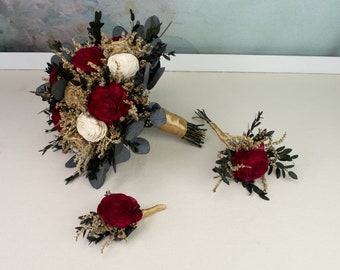 Winter wedding gold red and ivory bouquet with sola flowers,gold dried flowers and preserved eucalyptus, bridal bridesmaid, elegant flowers