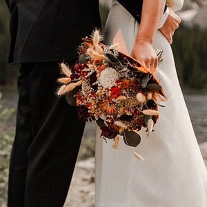 Fall sola flower wedding bouquet burnt orange brown ivory burgundy, dried flower autumn bouquet, preserved eucalyptus greenery skeleton leaf