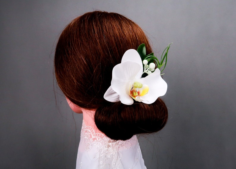 Tropical wedding orchid hair comb, realistic silk flowers, modern wedding, bridal flowers floral hairpiece image 2