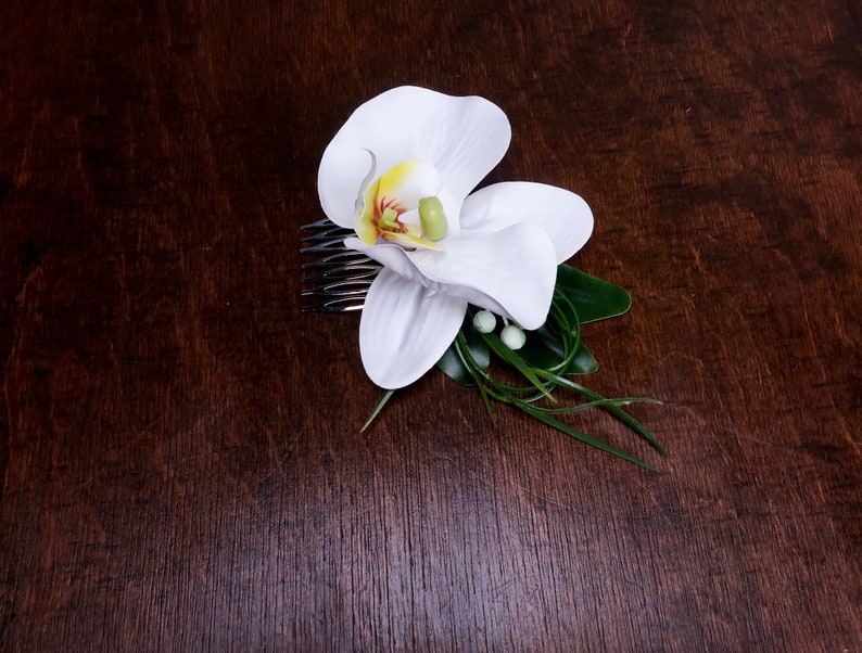 Tropical wedding orchid hair comb, realistic silk flowers, modern wedding, bridal flowers floral hairpiece image 5