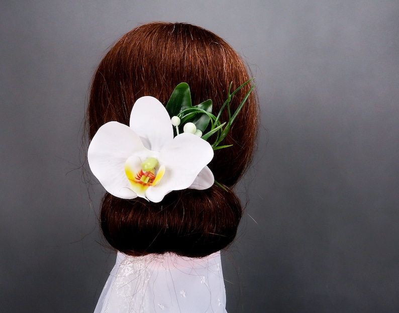 Tropical wedding orchid hair comb, realistic silk flowers, modern wedding, bridal flowers floral hairpiece image 1