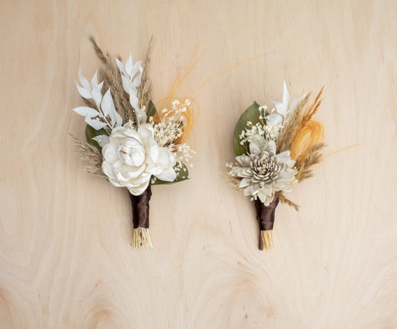 ボヘミアン風秋のウェディングブートニア：ソラフラワーと