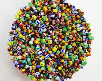 Perles de rocailles verre 8/0 africaine mutlicolore 3mm Lot de 8g