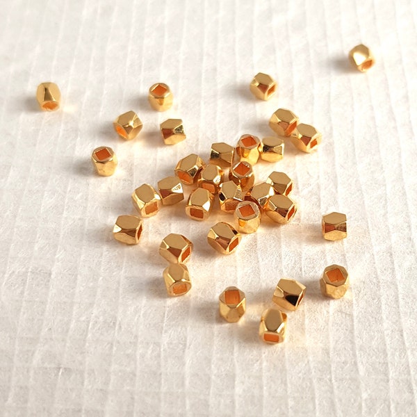 Perles intercalaires tonneau facetté métal plaqué or 18k 3.5x3.5x3mm Lot de 10 perles